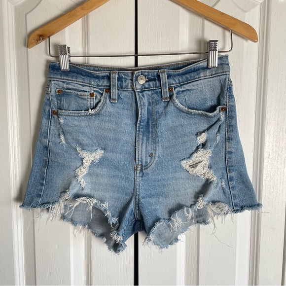 Abercrombie & Fitch Pants - EUC Abercrombie & Fitch High Rise Mom Shorts Women’s 25 Blue Light Wash Stretch